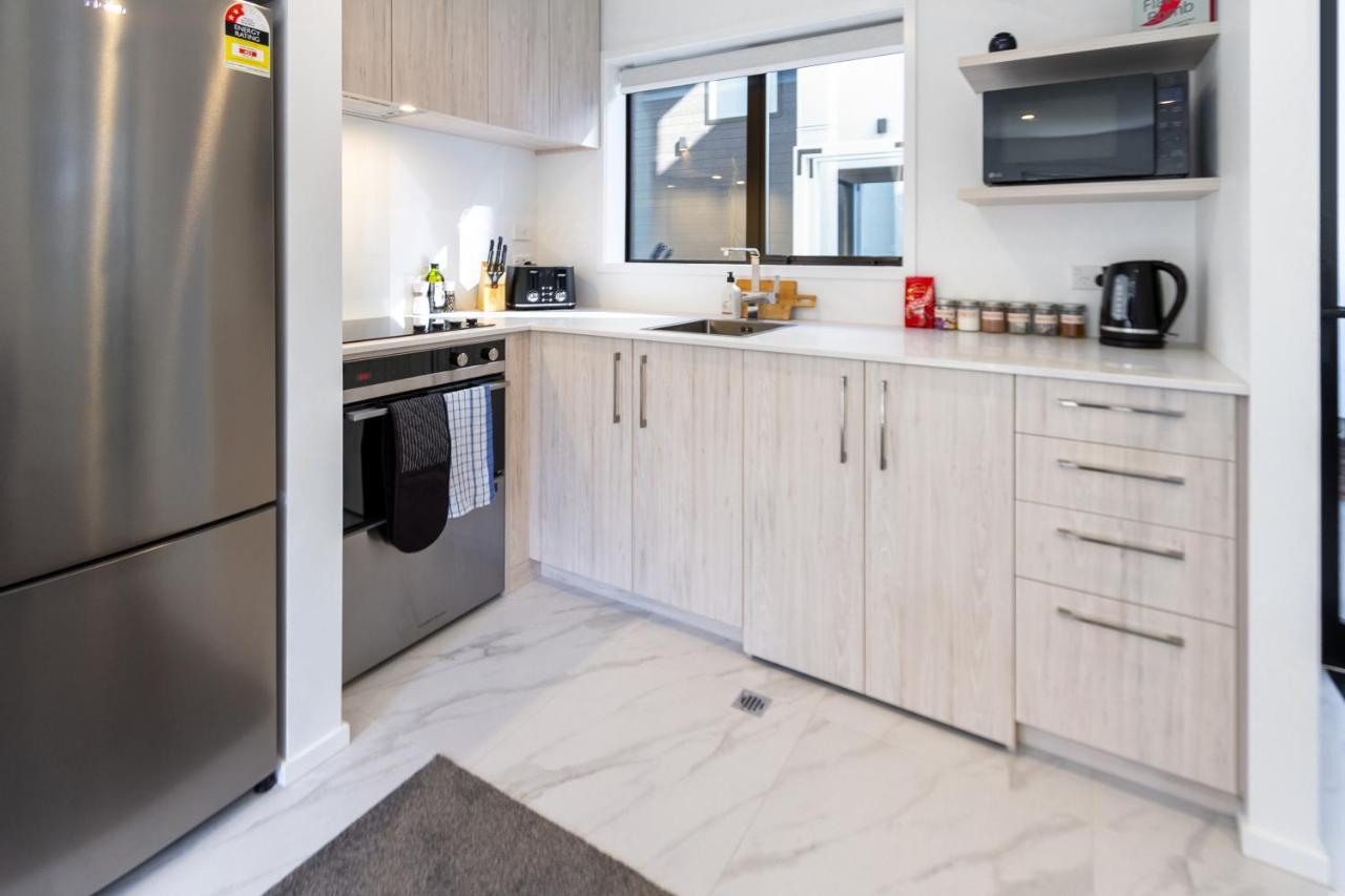 Central City Awaits 2 Bed 2 Bath With Carpark Christchurch Exterior photo
